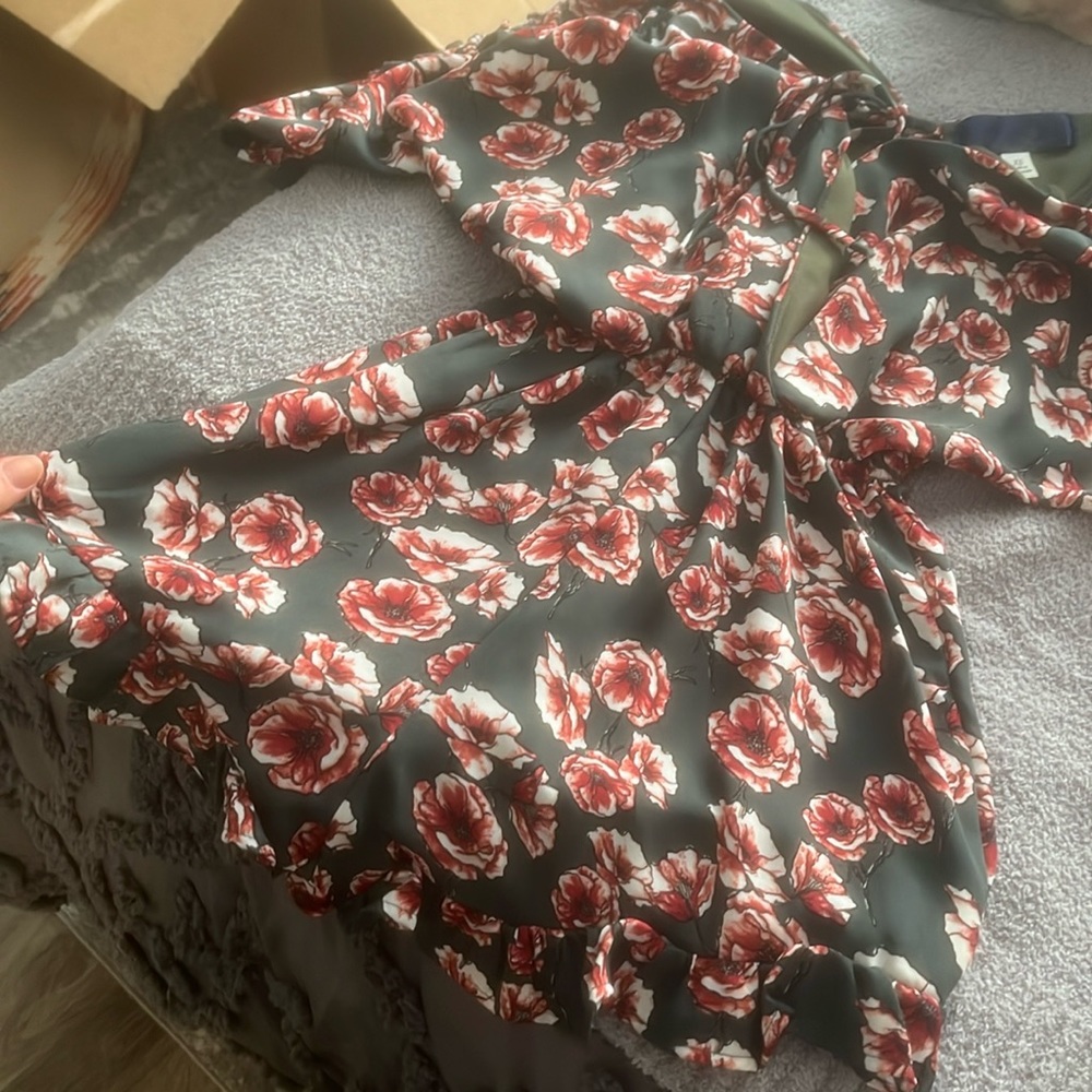 XS floral keyhole sleeved romper